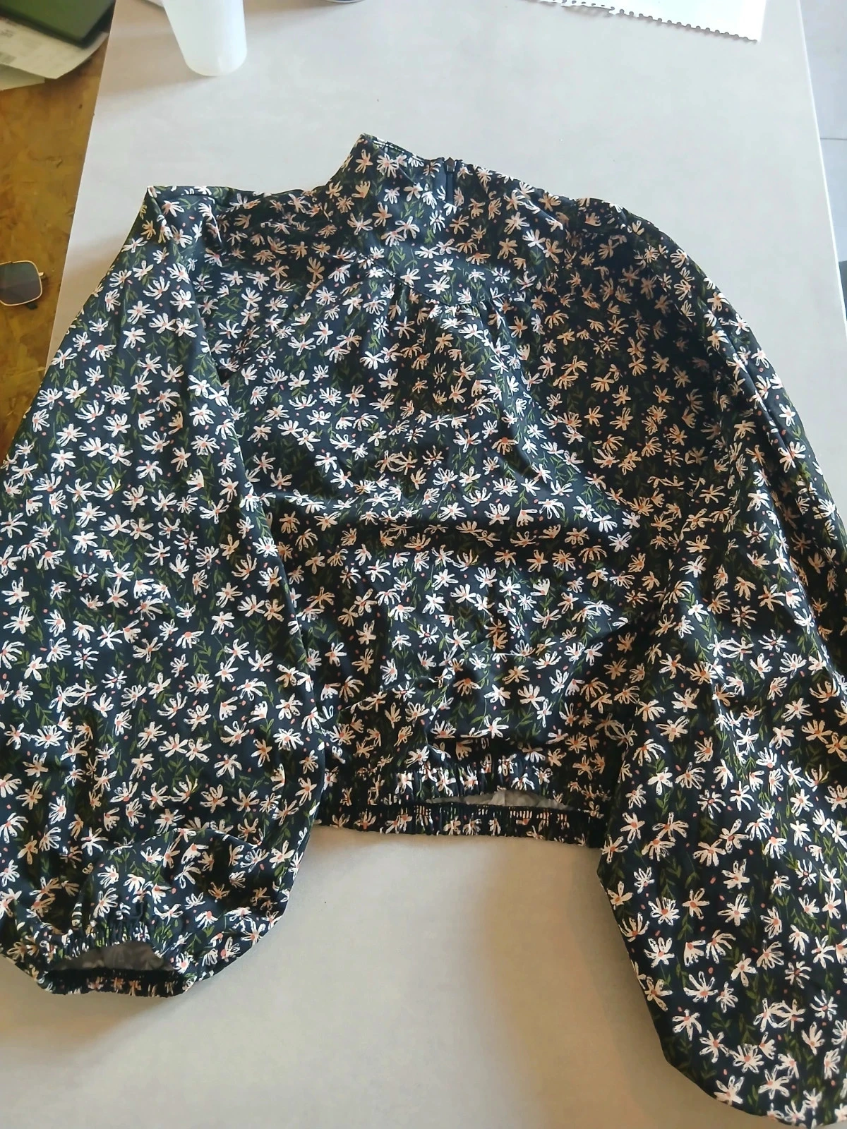 Top fleuri Zara - Col montant & Manches bouffantes - Taille M